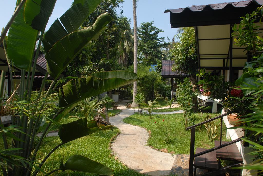 Lucky Gecko Garden Hotel เกาะช้าง ภายนอก รูปภาพ